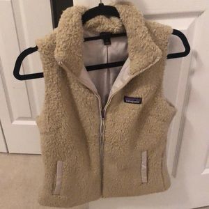 Pategonia tan/khaki vest!